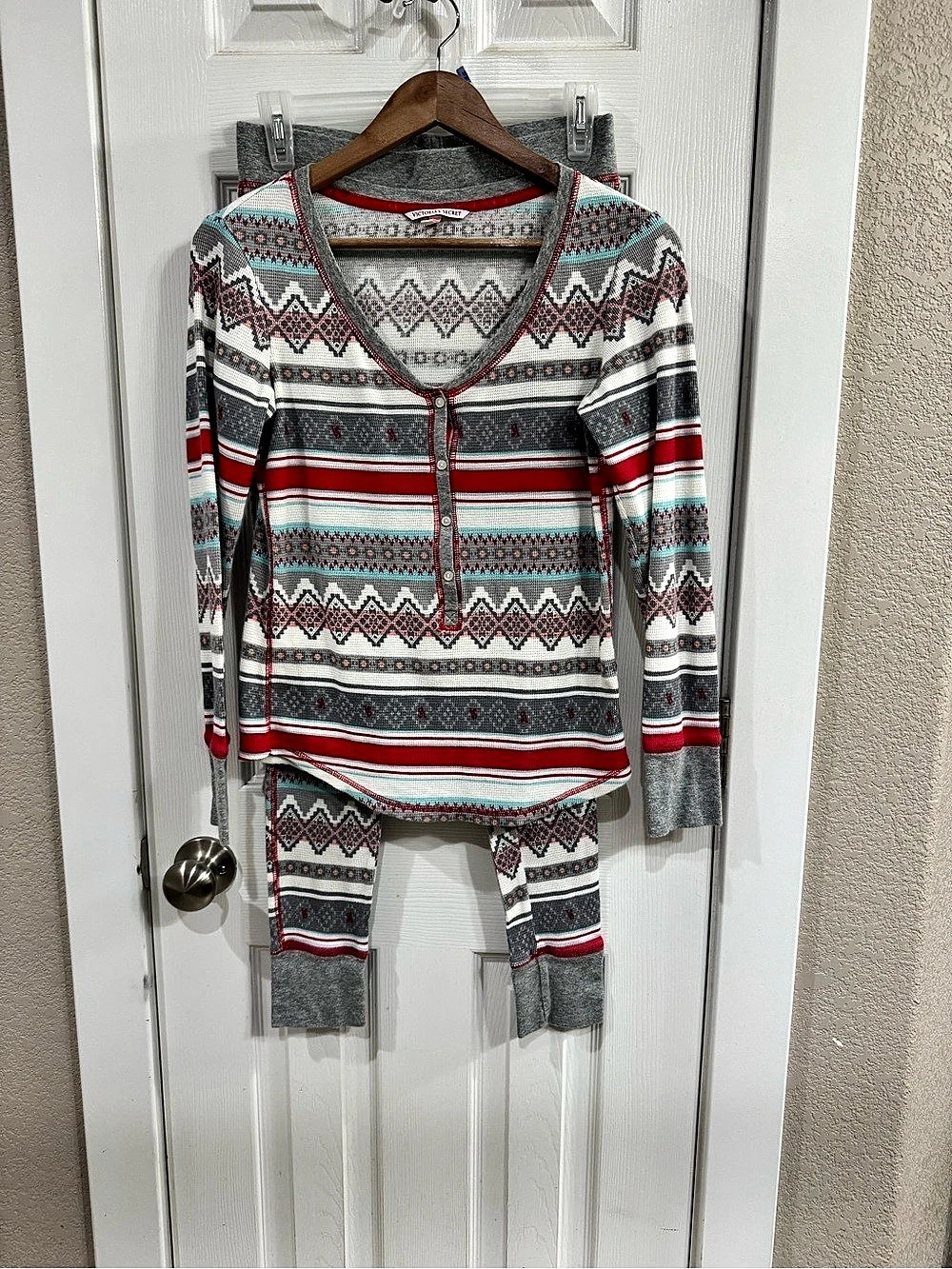 Victoria'Small Secret Fair Isle Thermal Pajama Set Gray & Red Small
